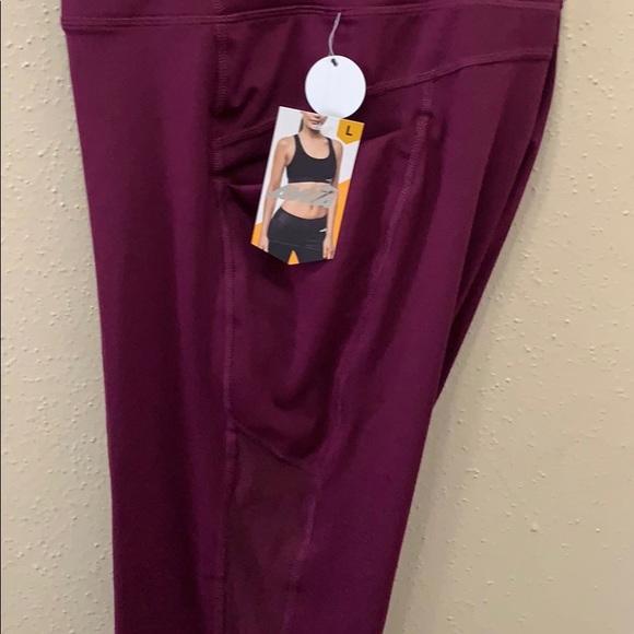 Sports women’s Leggings
Size : L - Picture 6 of 6